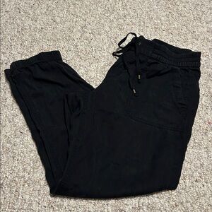 Old Navy Women’s Faded Black Capri Jogger Pants – Medium, Excellent Condition
